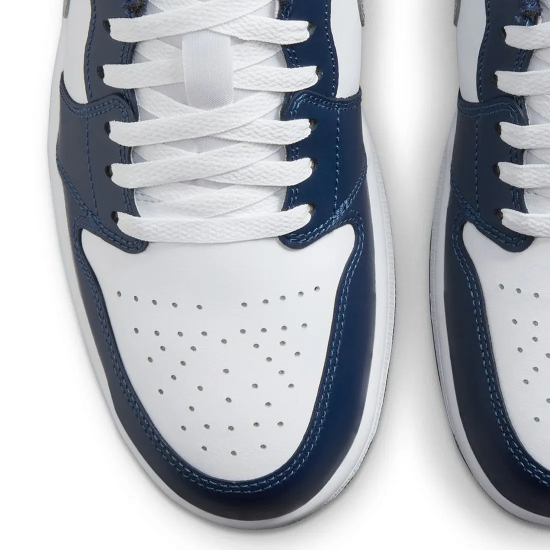 Air Jordan 1 Low Men (white / wolf grey-midnight navy)