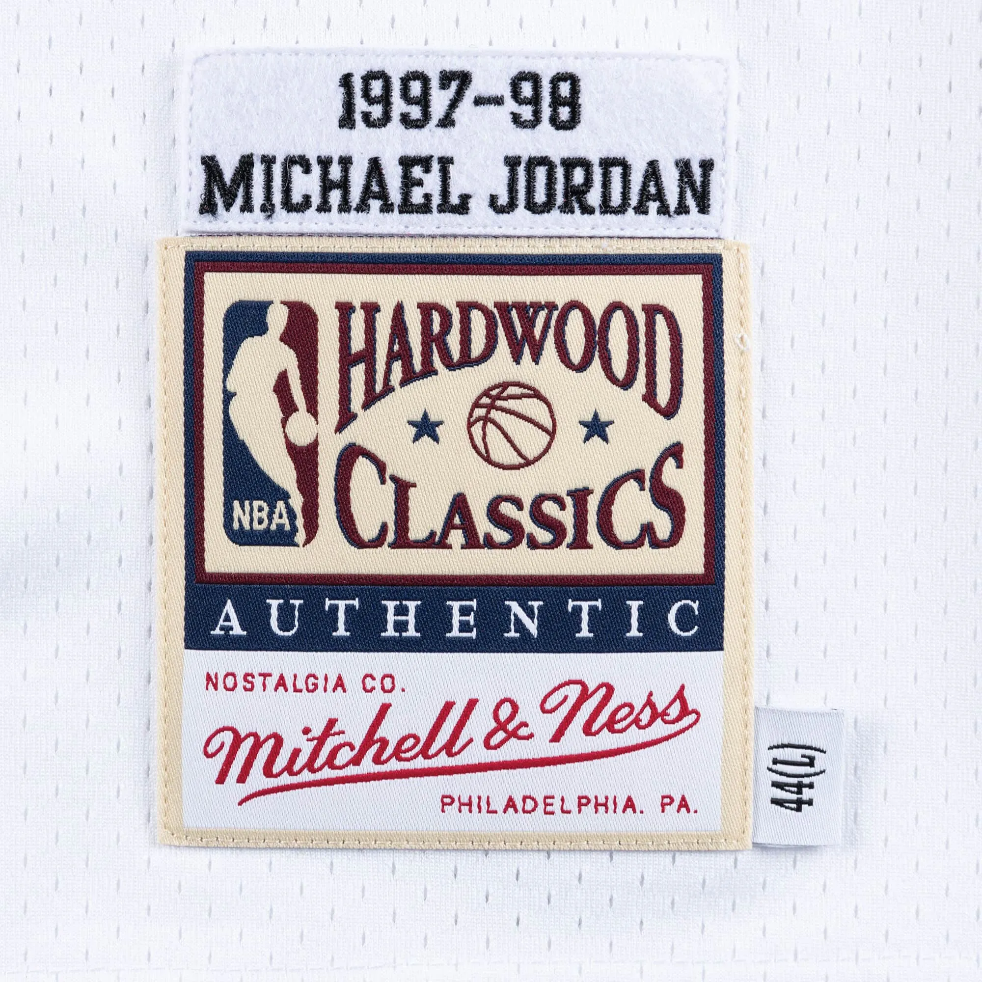 Mitchell & Ness Men NBA Chicago Bulls Authentic Jersey Michael Jordan White '97-98 AJY18398CBU97MJ