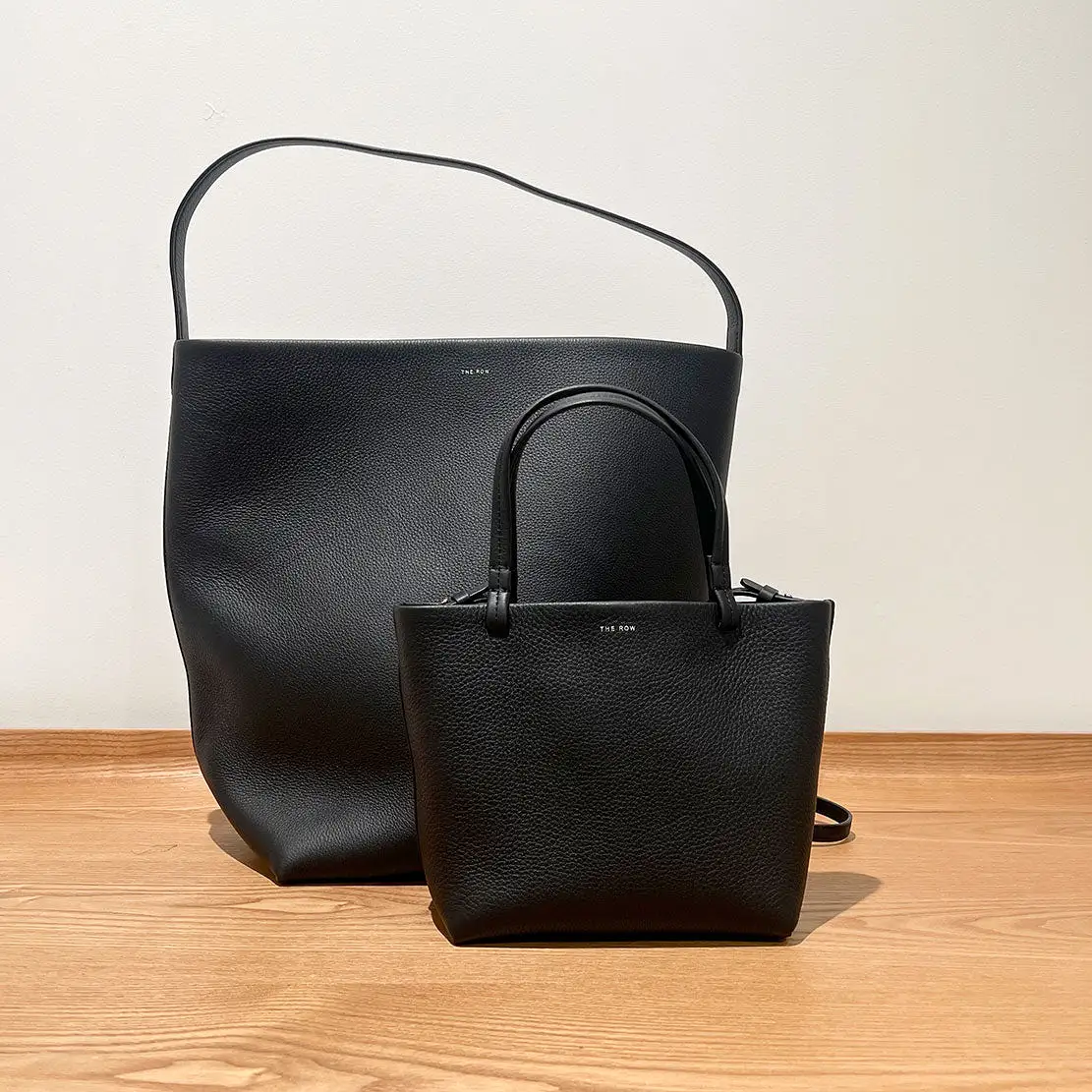 Park Small Tote Grained, Black