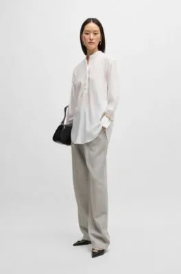 Relaxed-fit blouse in easy-iron poplin