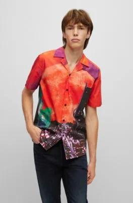 Relaxed-fit shirt in cotton poplin with seasonal print